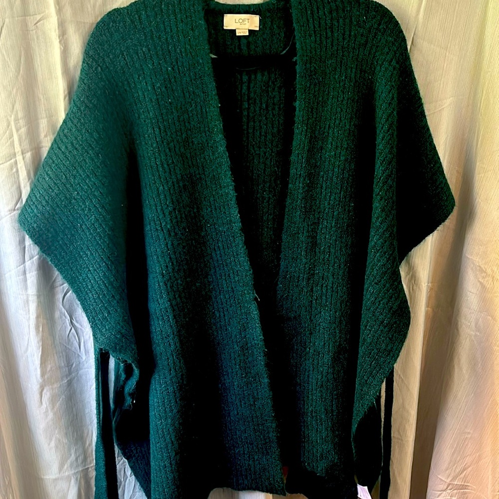 Green Loft medium/small tie knit wrap